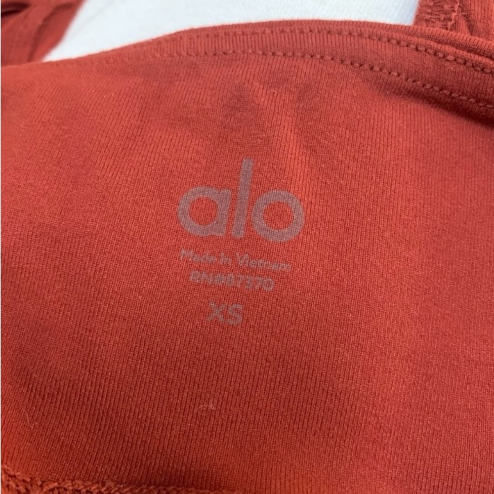 ALO Women’s Brick Red Leggings - Picture 6 of 7